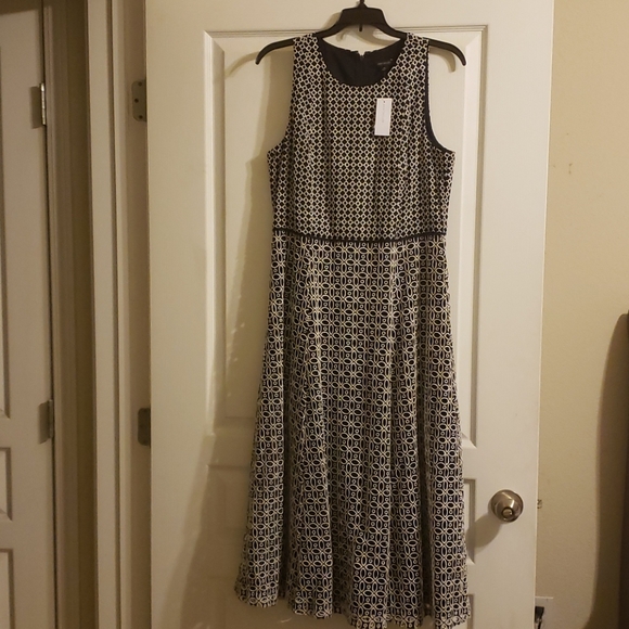 Dress - Picture 1 of 1